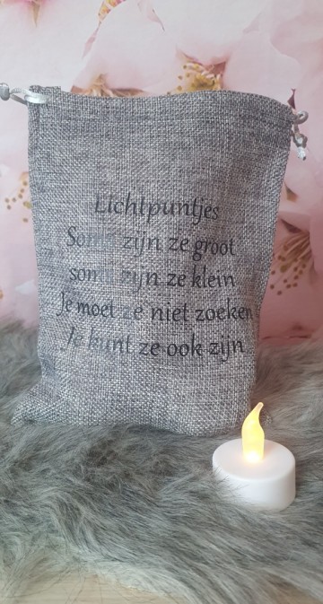 Lichtpunjes soms zijn ze groot grijs