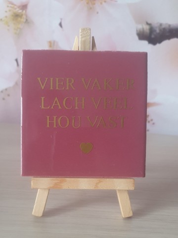 Vier vaker donker roze